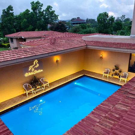 White Stallion Villa Lonavala Exteriör bild