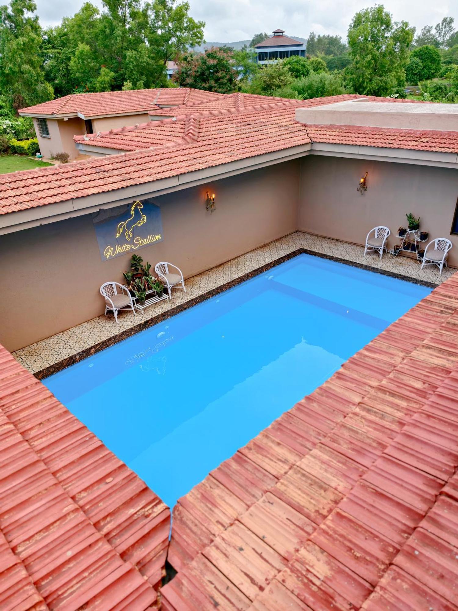 White Stallion Villa Lonavala Exteriör bild